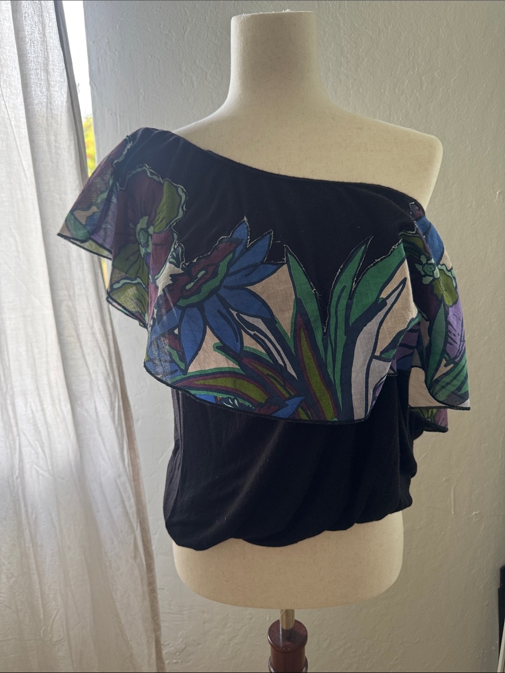 Black One-Shoulder Floral Ruffle Top